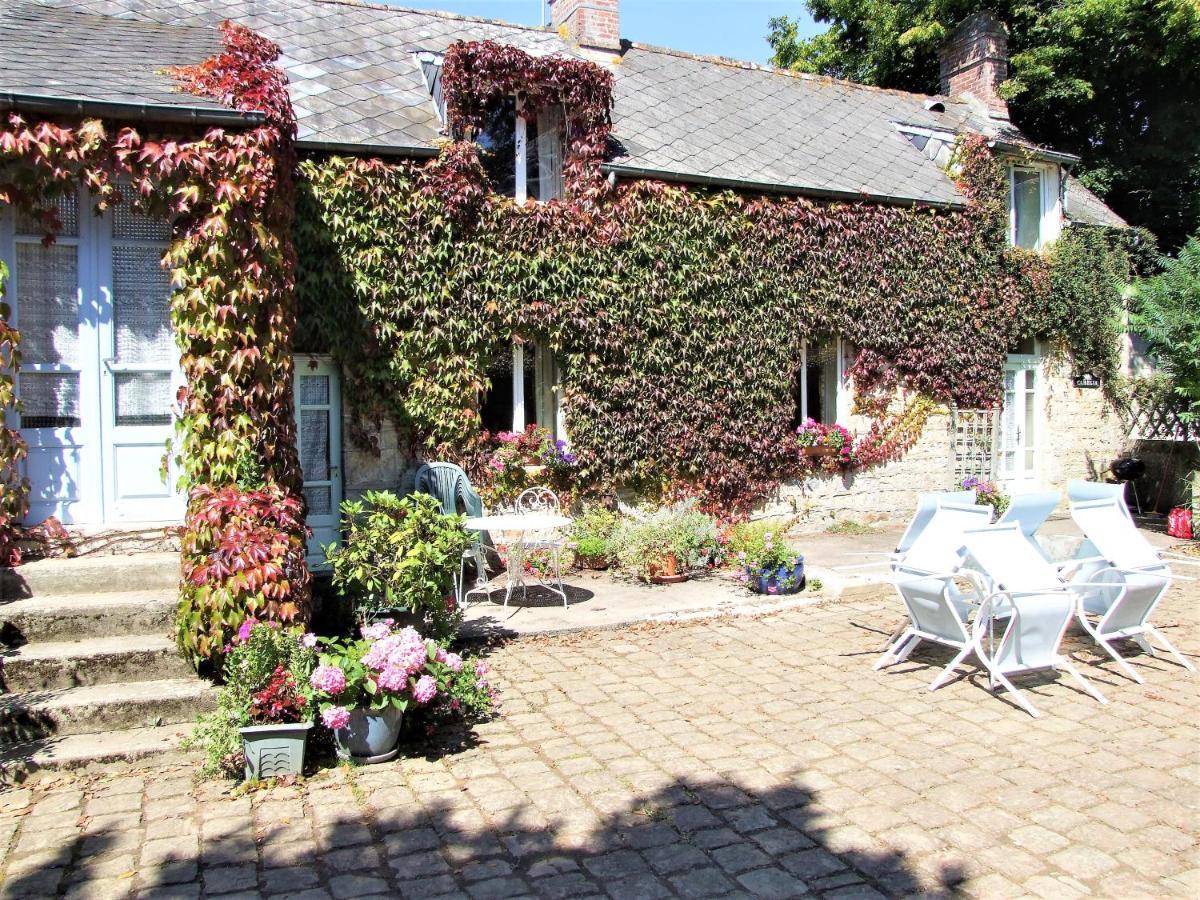 Апартаменти Le Glycine A Manoir Sainte Cecile Juvigny-Val-d'Andaine Екстер'єр фото
