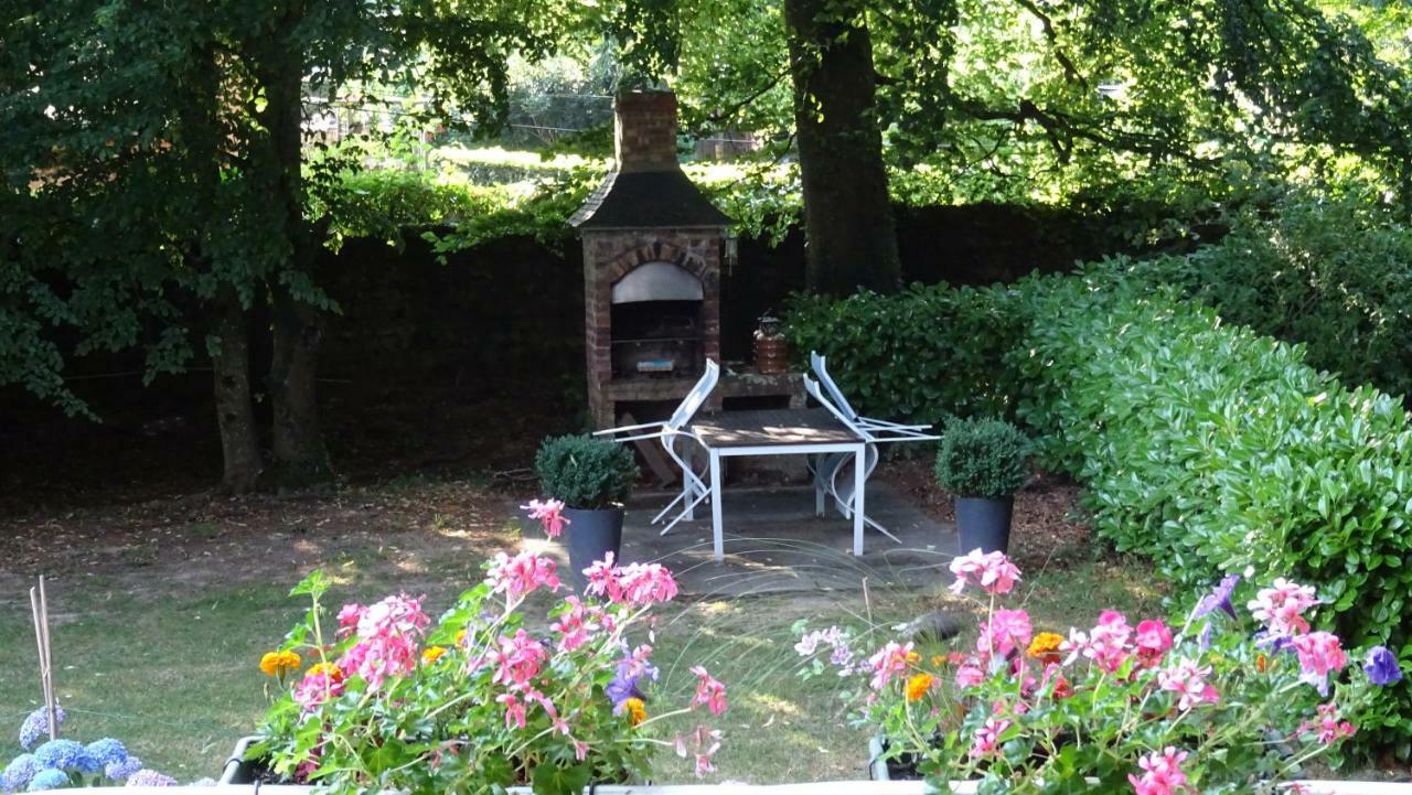 Апартаменти Le Glycine A Manoir Sainte Cecile Juvigny-Val-d'Andaine Екстер'єр фото